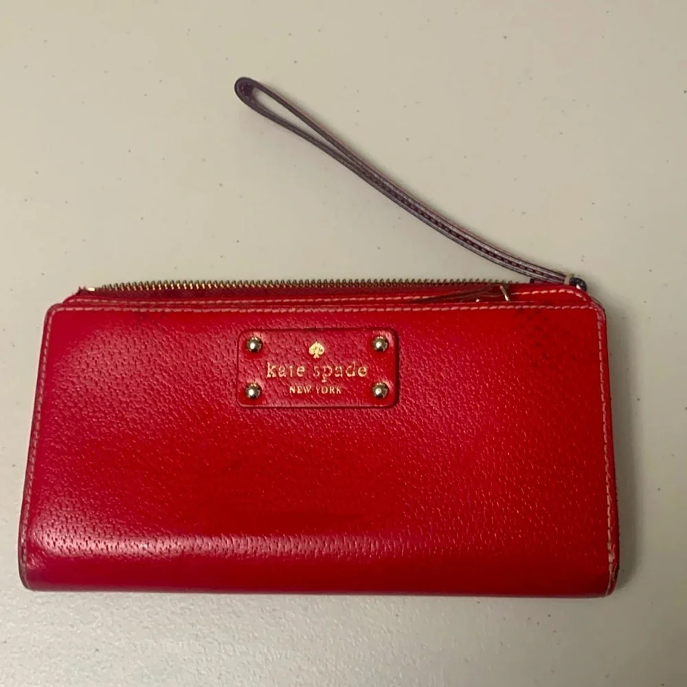 ♠️ Kate Spade Red Leather Wristlet / Wallet Lots of compartmentss fits iPhone ♠